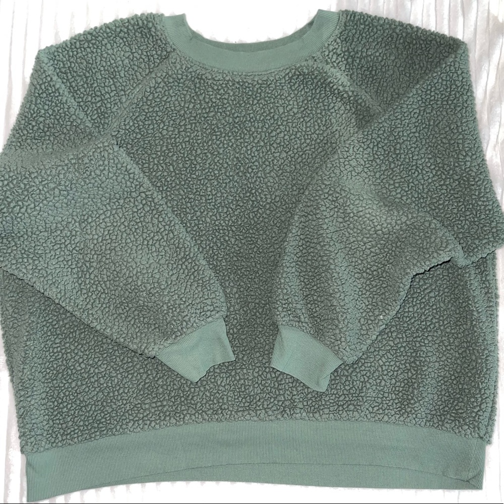 Womans Shepa sweatshirt